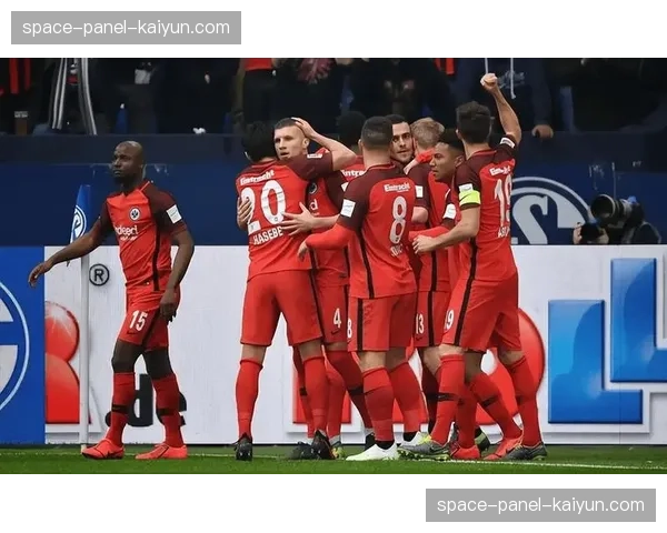 欧战资格卡位战前瞻：弗赖堡与法兰克福的直接对话